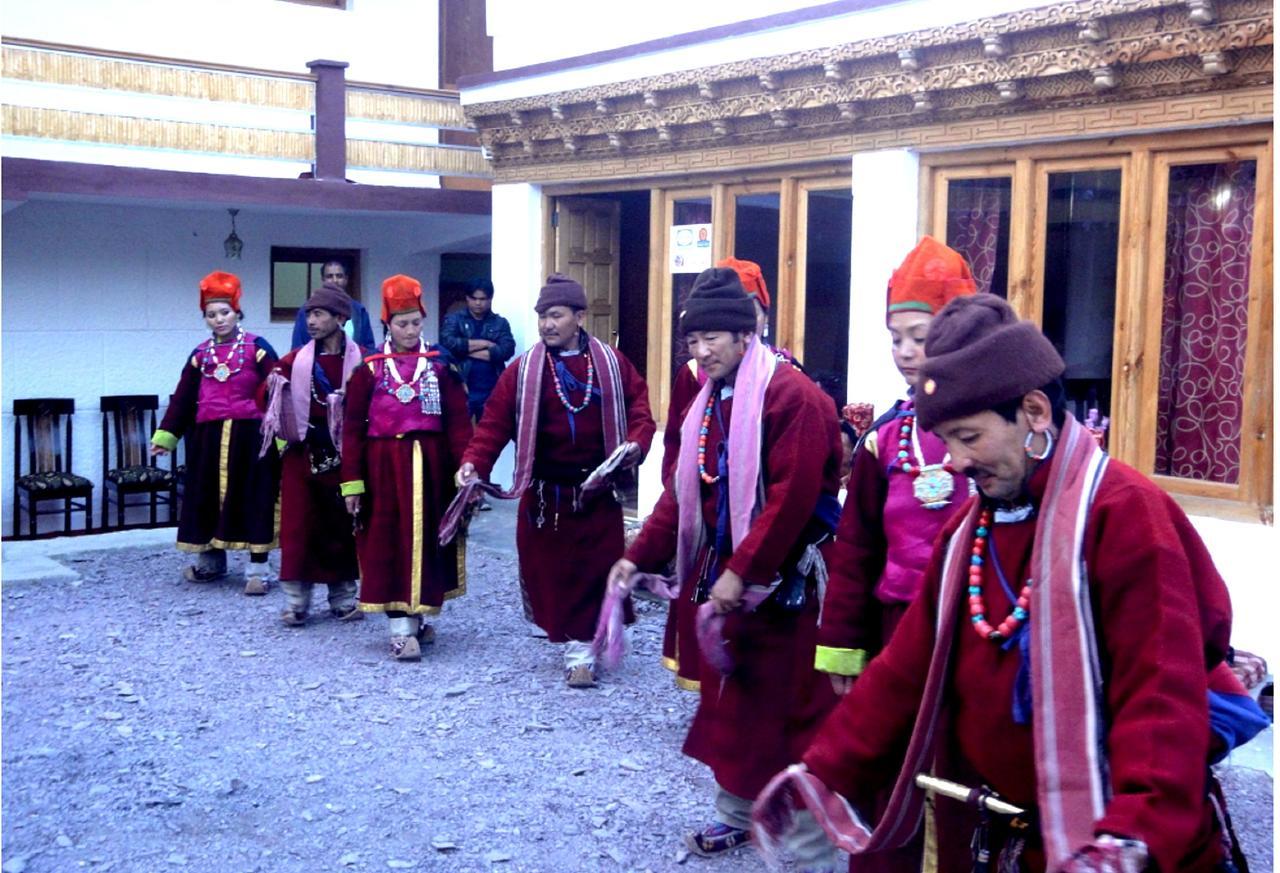 Hotel Royal Palace - Leh Esterno foto