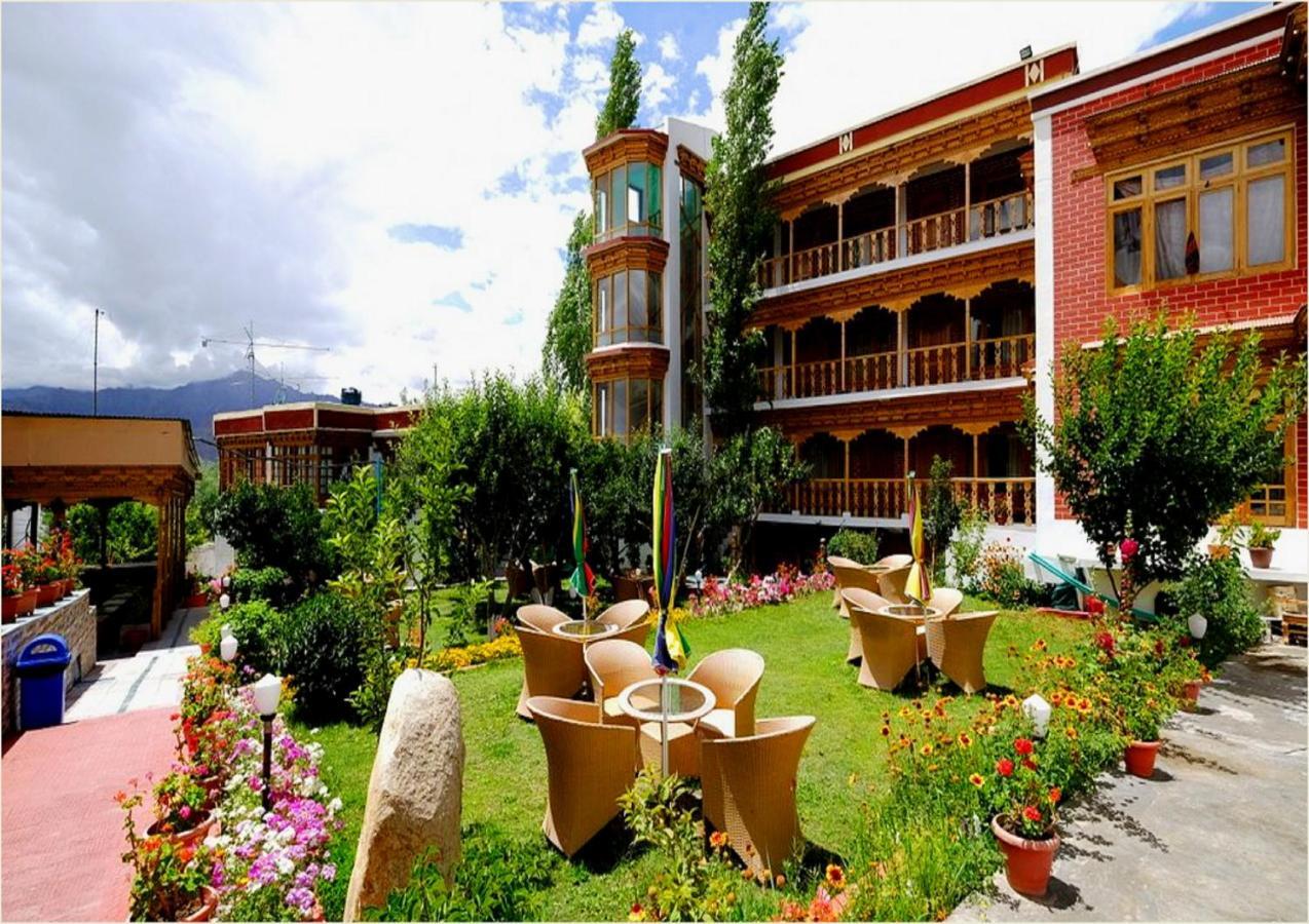 Hotel Royal Palace - Leh Esterno foto